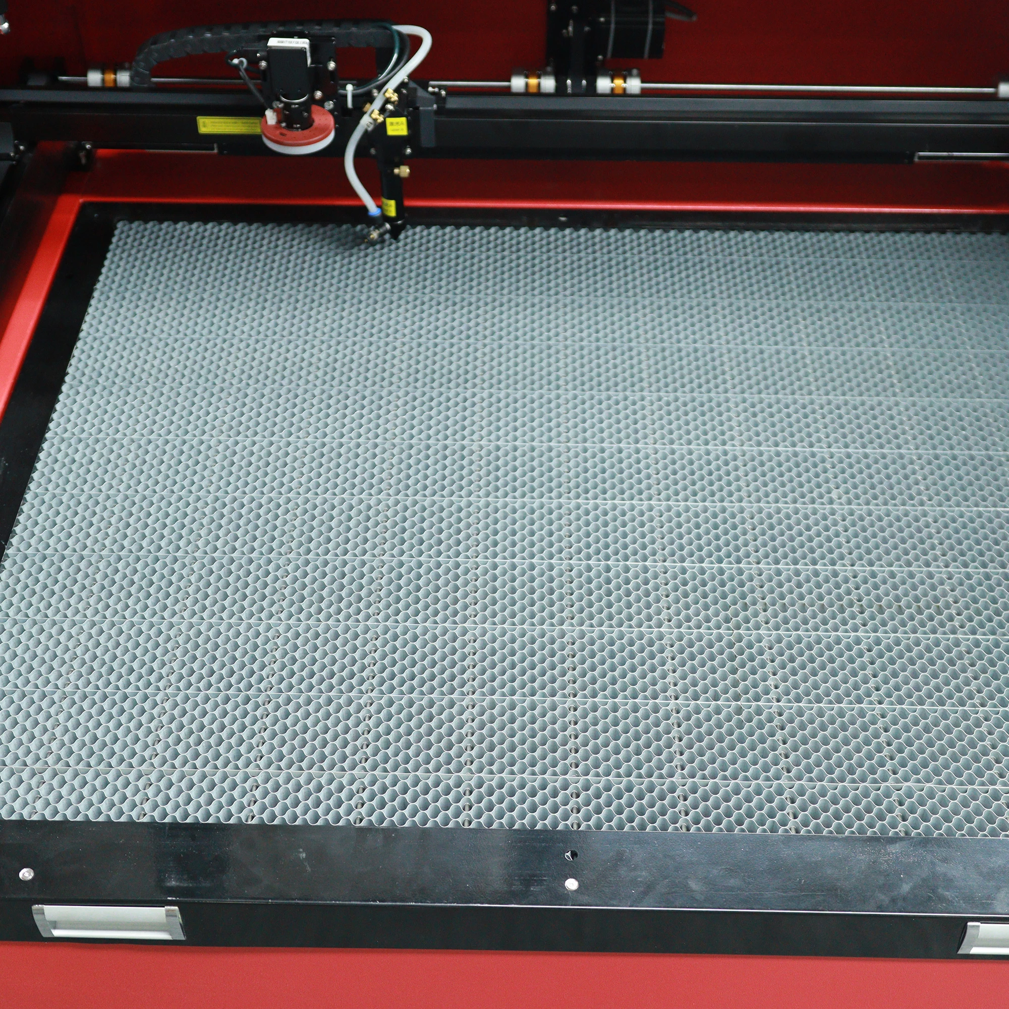 Taglierina laser C-1080