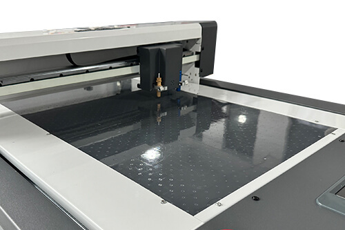 Taglierina a base piana C-4067