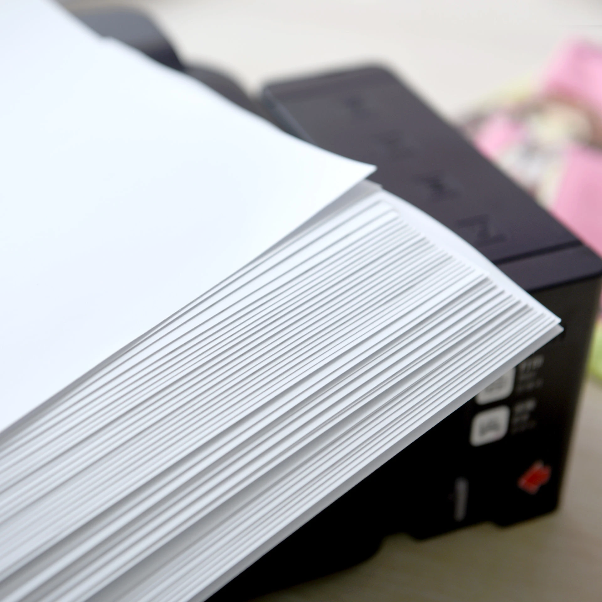 Carta trasferibile per magliette scure a getto d'inchiostro