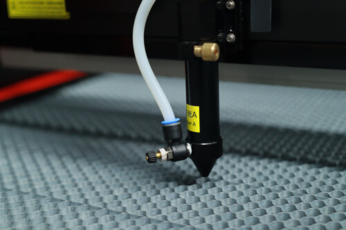 Taglierina laser C-1080