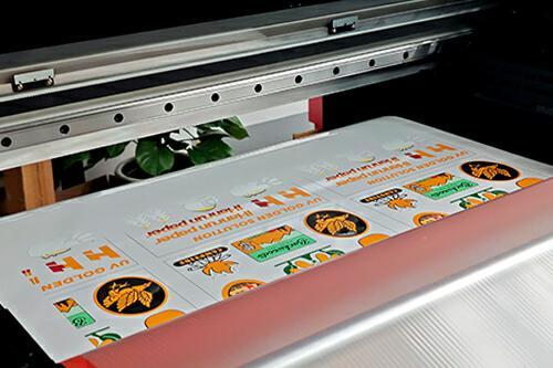 UV-H6004U Stampante UV DTF tutto in uno